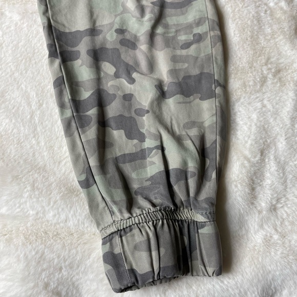 American Eagle camouflage pants - Picture 5 of 10